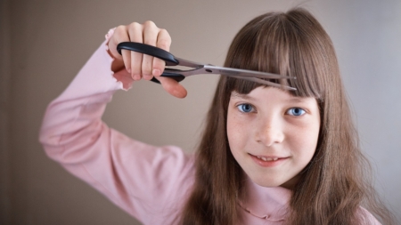 Mom Loves Daughter’s ‘Liquid Gold’ Hair—Not Ready For What She Sees: ‘Oh No’