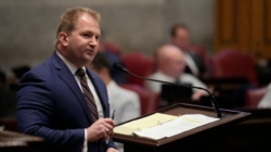 Republicans tee up Supreme Court fight with immigration bill