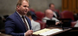 Republicans tee up Supreme Court fight with immigration bill