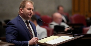 Republicans tee up Supreme Court fight with immigration bill