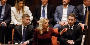 Steve Bannon Wants DHS to Deport Netanyahu’s Son to Front Lines of Iran War