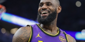 Lakers’ LeBron James Humiliates Two Pacers After They Fail to Block Him