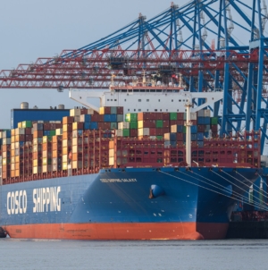 China’s Top Shipping Firm Resumes Trips to Middle East Amid Iran War