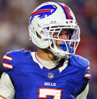 Bills-Raiders Agree to Trade for All-Pro Defender Days Before Free Agency