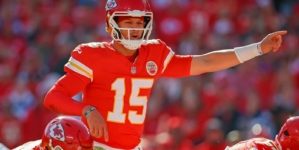Patrick Mahomes Gets Key Boost as Chiefs Retain OL Depth