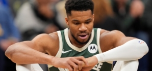Bucks’ Giannis Antetokounmpo Gives Injury Update After Awkward Fall