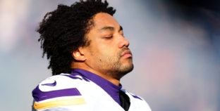 Vikings Sign Defensive Starter to $22.5 Million Deal on Eve of Free Agency