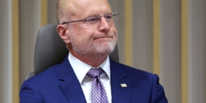 Critics Blast Trump FCC Chief for Threats Over Iran War Coverage