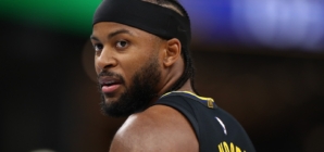 Arkansas HC John Calipari Reacts to Moses Moody’s Frightening Injury