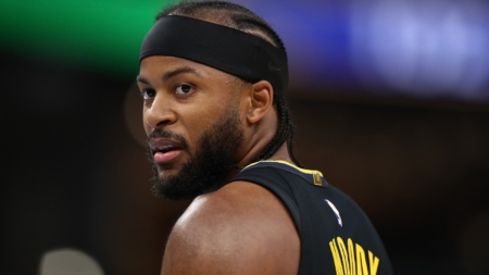 Arkansas HC John Calipari Reacts to Moses Moody’s Frightening Injury