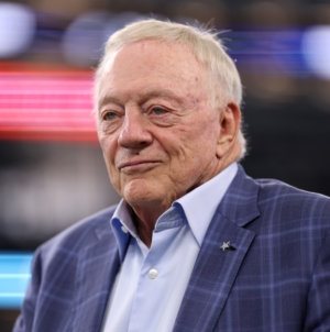 Cowboys Owner Jerry Jones Drops Surprising Take on Possible Maxx Crosby Trade