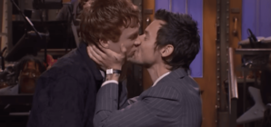 Harry Styles Kisses ‘SNL’ Star After ‘Queerbaiting’ Backlash
