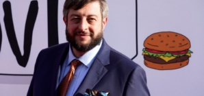 Eugene Mirman, Voice of Gene on Bob’s Burgers, Seriously Injured in Fiery NH Car Crash