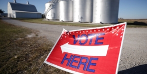 Democrats’ Chances of Flipping Iowa’s GOP-Held Governor Seat Gets a Boost