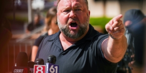 Alex Jones Wants To ‘Cut Bait’ On Trump: ‘Brain’s Not Doing Too Hot’