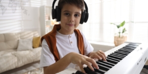 Mom of 6-Year-Old Looks at Weekly Schedule—Has Shocking Realization