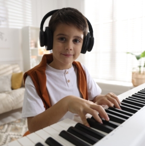 Mom of 6-Year-Old Looks at Weekly Schedule—Has Shocking Realization