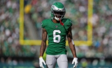 Eagles’ DeVonta Smith Surprises Dan Orlovsky’s Son for Autism Awareness Day