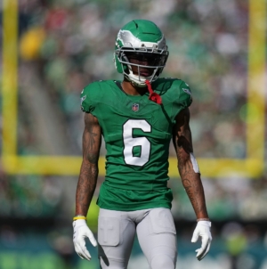 Eagles’ DeVonta Smith Surprises Dan Orlovsky’s Son for Autism Awareness Day