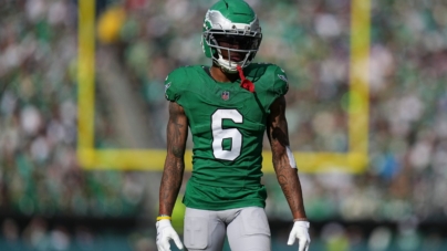 Eagles’ DeVonta Smith Surprises Dan Orlovsky’s Son for Autism Awareness Day