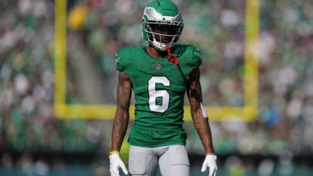 Eagles’ DeVonta Smith Surprises Dan Orlovsky’s Son for Autism Awareness Day
