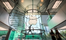 iPhone User Gives Warning About Public Chargers—Change This Setting Now