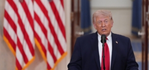 Donald Trump Brags About Economy as More Republicans Turn on Him