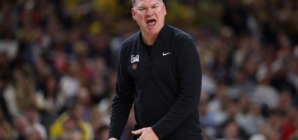 UNC Fans Delight in Tommy Lloyd and Arizona’s Blowout Final Four Loss