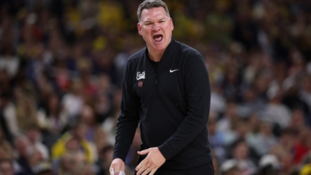 UNC Fans Delight in Tommy Lloyd and Arizona’s Blowout Final Four Loss