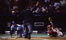 Phillies, Twins World Series-Winning Catcher Dies Suddenly at 65