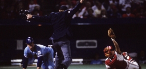 Phillies, Twins World Series-Winning Catcher Dies Suddenly at 65