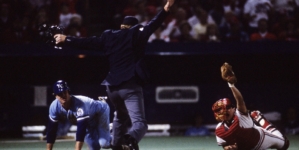 Phillies, Twins World Series-Winning Catcher Dies Suddenly at 65